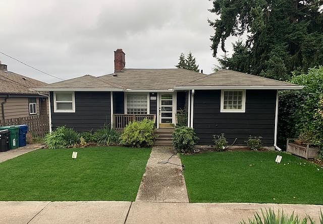 Front yard. Please note the grass is dryer in summer