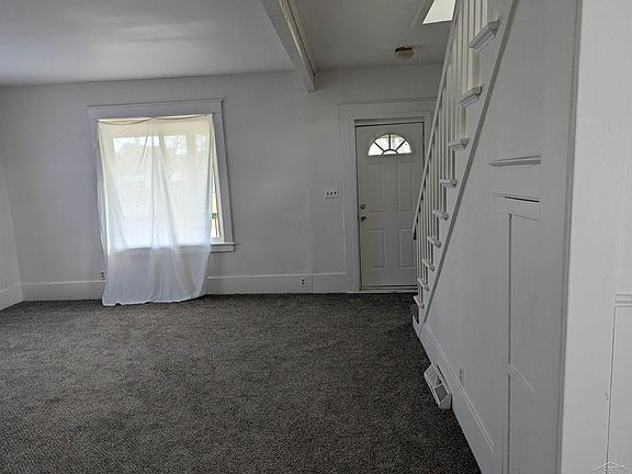 3rd image of 921 S Fayette St
