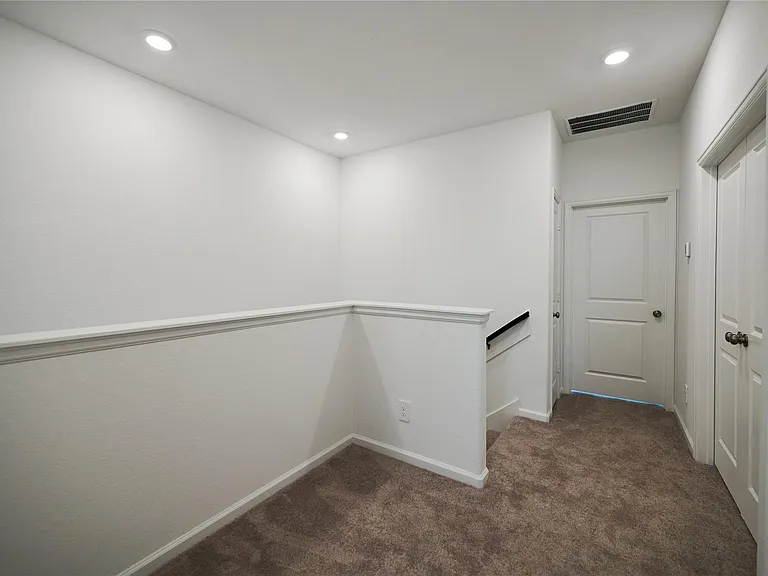 665 Royal Arch Dr — Photo 29