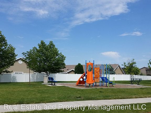 2nd image of 2444 N Wellington Dr