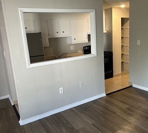 4th image of 1289 Yukon St #101