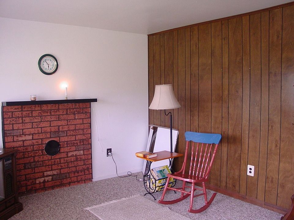 2nd image of 205 2nd Ave