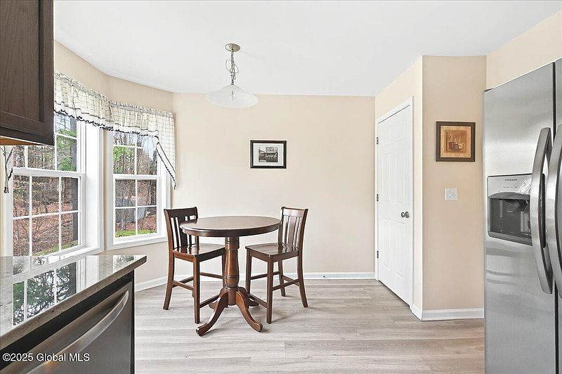 5th image of 908 MacArthur Drive
