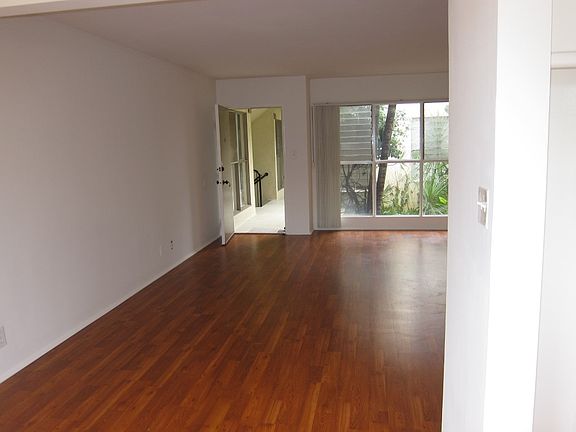 4th image of 630 San Vicente Blvd APT F