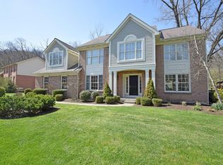 910 Elm Ct, Terrace Park, OH 45174