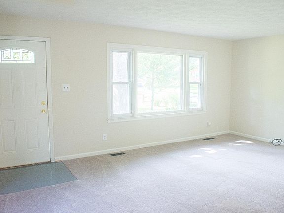 5th image of 2319 Cabot Dr