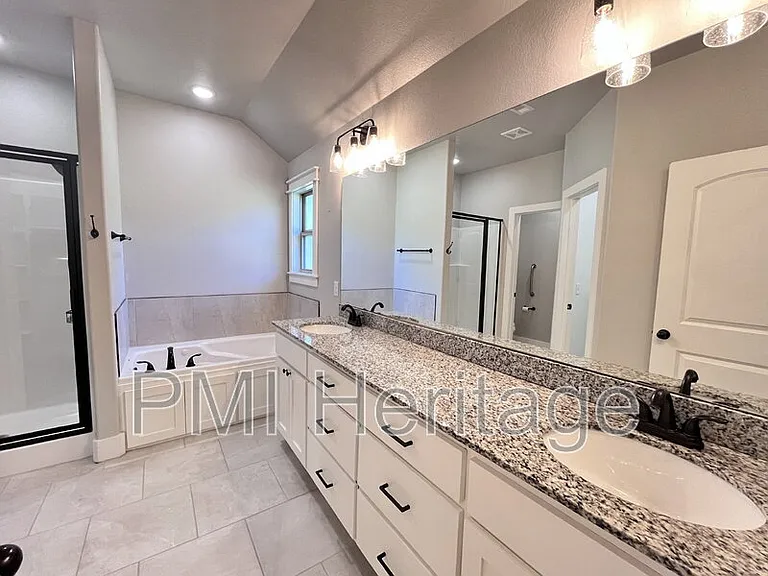 24 Bonhill Ln — Photo 12