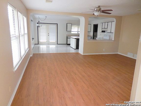 2nd image of 8072 Chestnut Barr Dr