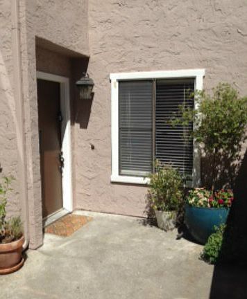 4th image of 2609 S Park Ln