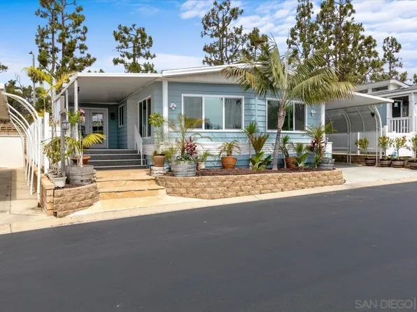 7326 San Bartolo St #220, Carlsbad, CA 92011