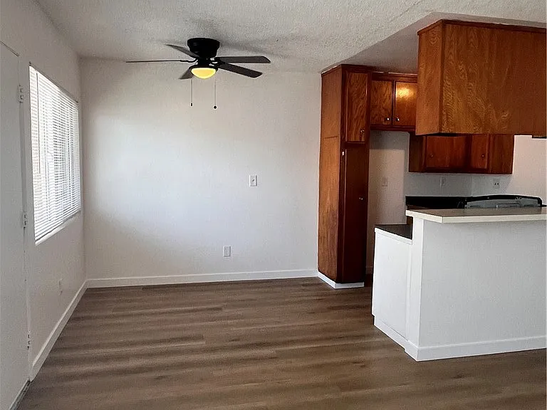 2844 Ardmore Ave #8 — Photo 2