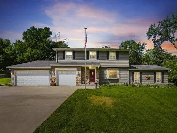 2260 Kingsbury Dr, East Moline, IL 61244