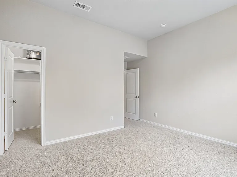 1828 Houghton Dr — Photo 31