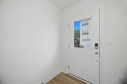 909 Baltic Ave — Photo 4