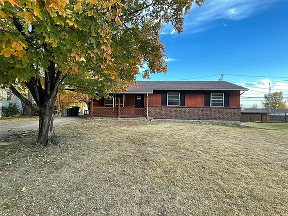 2nd image of 206 E Hillside Dr