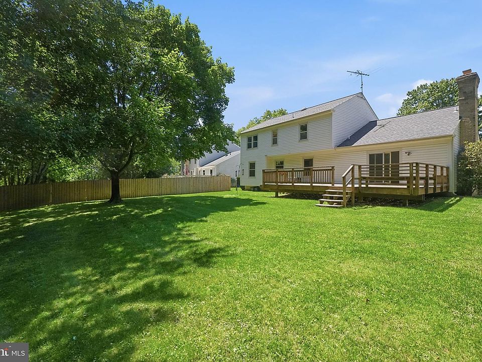 2nd image of 4120 Sandcastle Ln