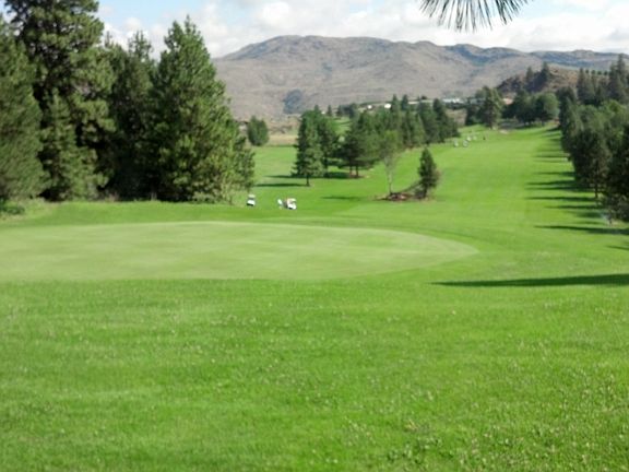 Just steps to the 1st teebox