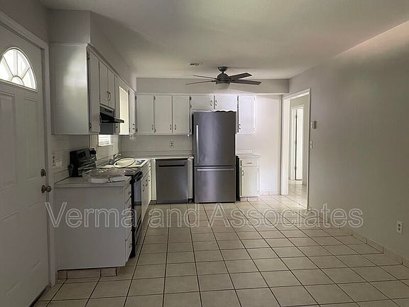 5th image of 607 SE 10th St