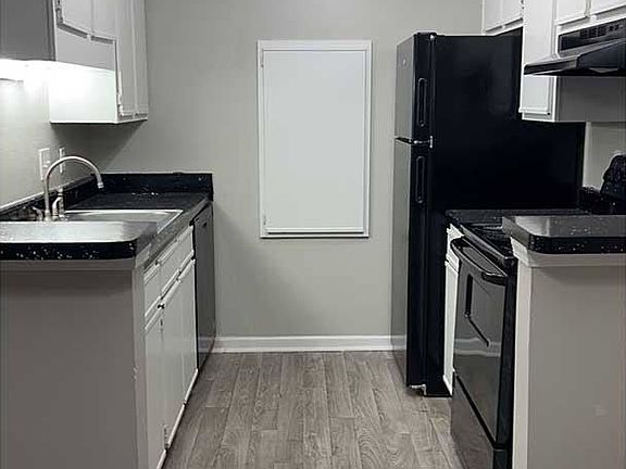 Elevate your lifestyle at Riverwood Park Apartments, where modern design meets comfort. Enjoy sleek cabinetry and upgraded appliances in a spacious kitchen perfect for culinary creations. Schedule your tour today and find your ideal home.