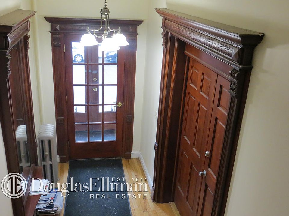 1st image of 389 Park Pl APT 4