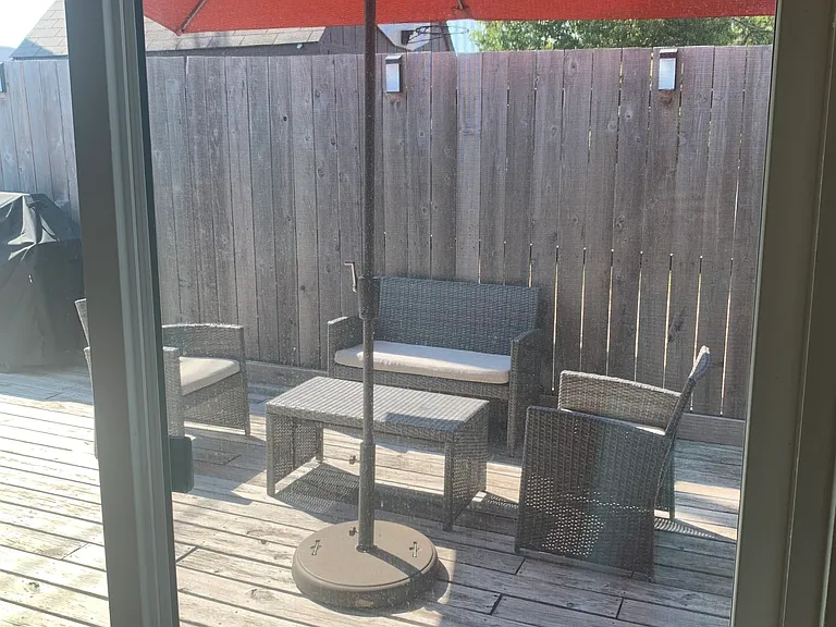 9946 Camfield Ave — Photo 12