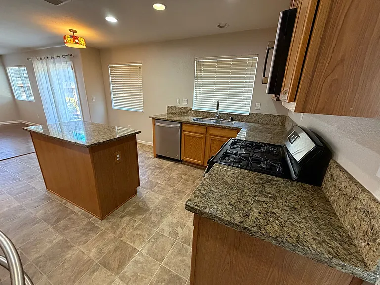 1613 Little Rock Cir — Photo 16