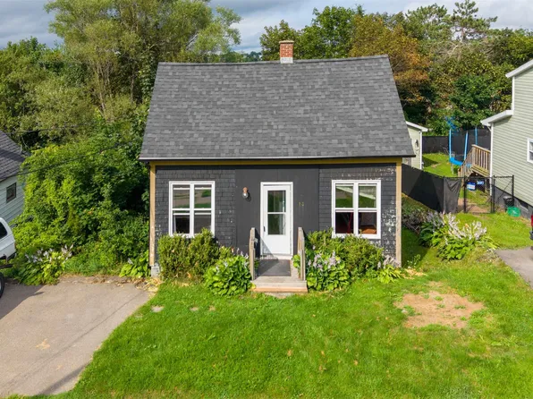 13 Central St, Sydney, NS B1P 2A7