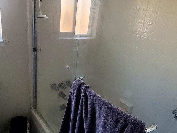 3rd image of 1423 Essex Way #1
