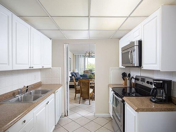 5th image of 1901 S Roosevelt Blvd APT 105-N