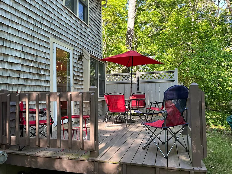 30 Pinecrest Beach Dr — Photo 1
