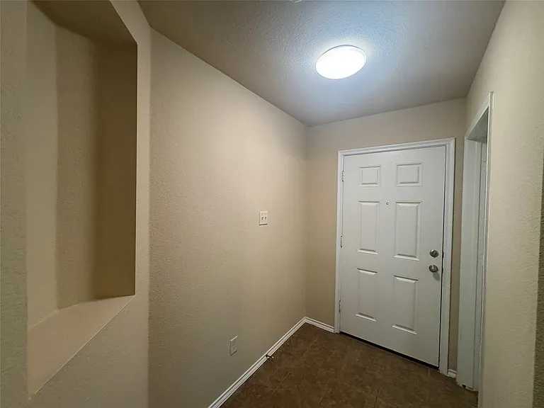 327 Elam Dr — Photo 5
