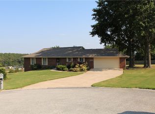 206 Locksley Ct, Harrison, AR 72601
