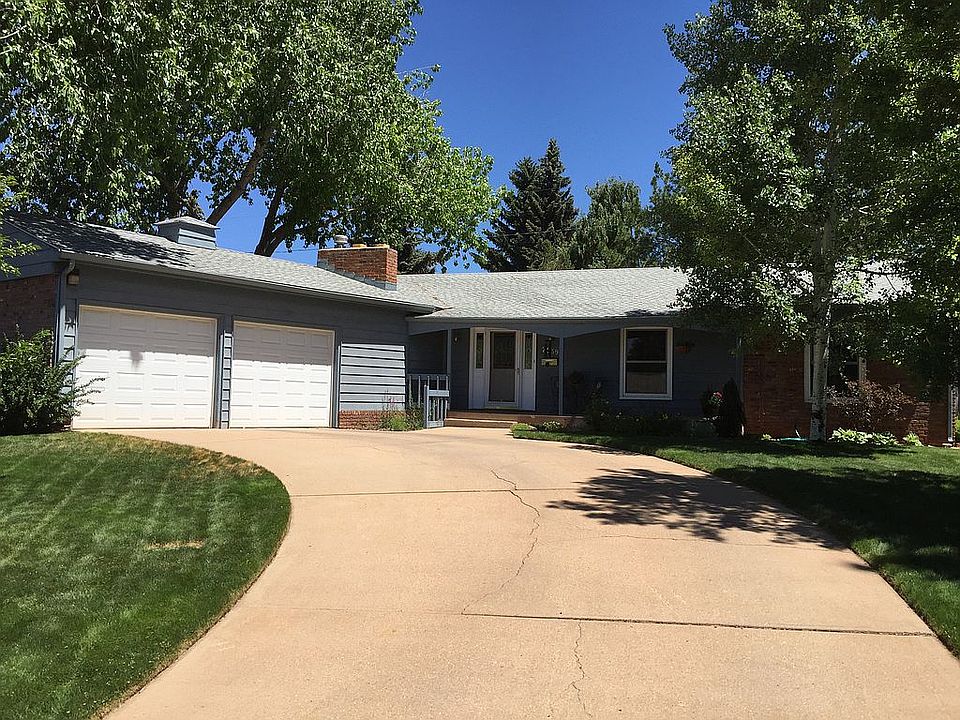 Unique curved driveway