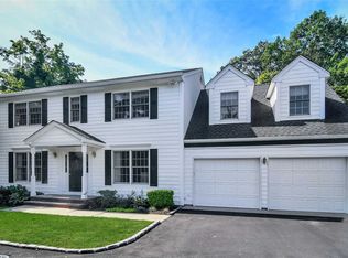 17 E Slope Rd, Bayville, NY 11709