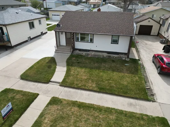 1412 N River Ave, Glendive, MT 59330