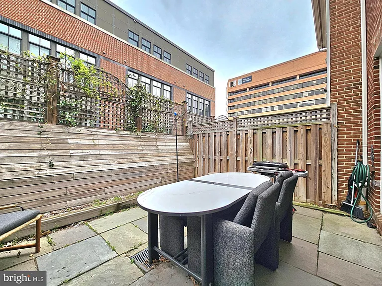 315 Hearthstone Mews — Photo 16