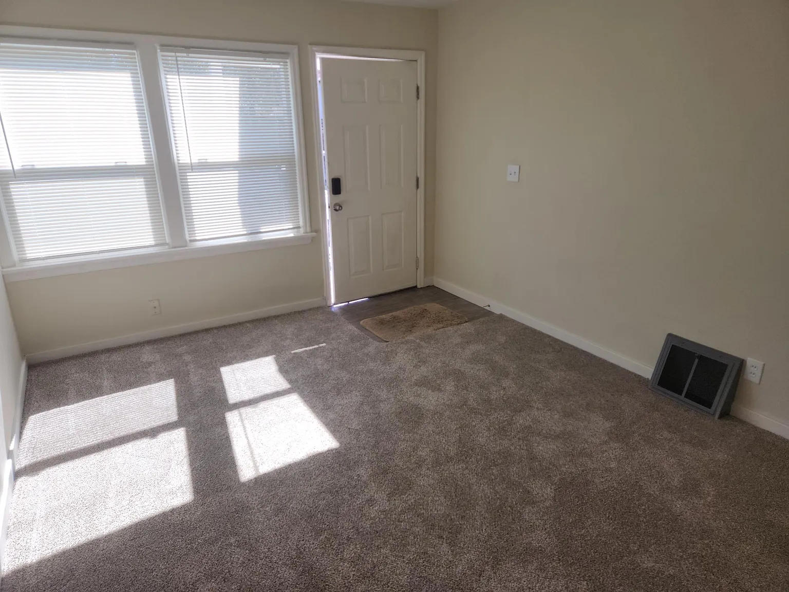 1209 N Blandena St — Photo 1