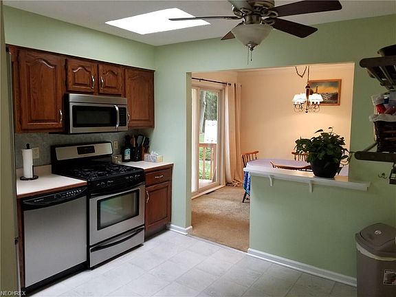 3rd image of 1430 Turnberry Dr