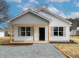 811 S 12th St, Erwin, NC 28339