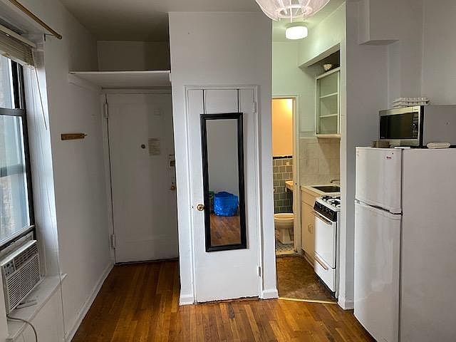 2nd image of 163 Mott St #4D