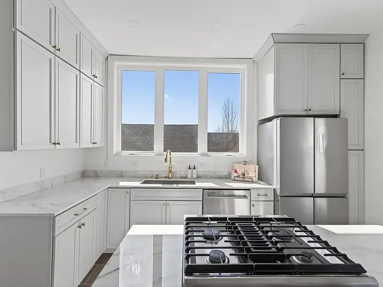 62 Saint Lawrence St #2 — Photo 1