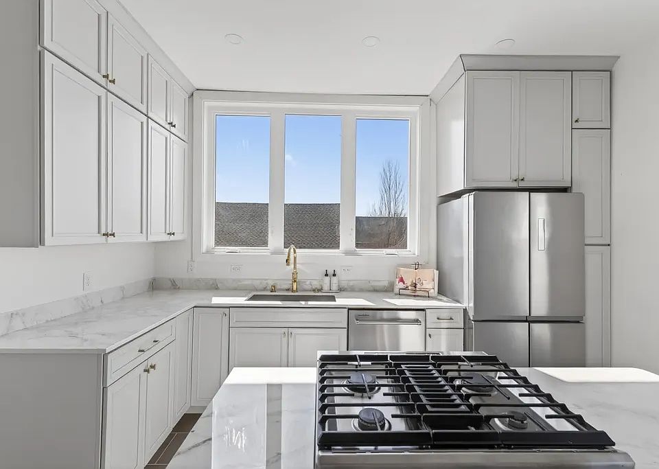 1st image of 62 Saint Lawrence St APT 2
