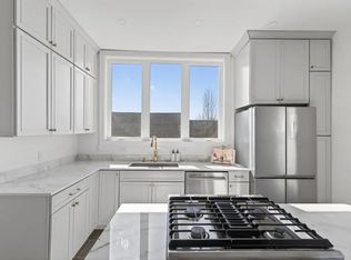 62 Saint Lawrence St APT 2, Portland, ME 04101