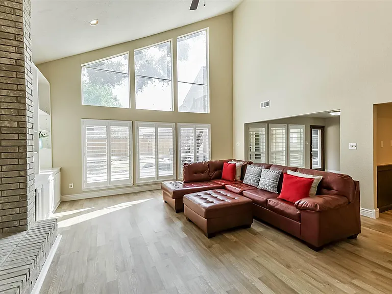 3911 Cherry Forest Dr — Photo 6