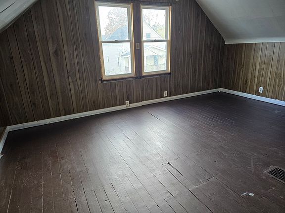 4th image of 3454 E 73rd St