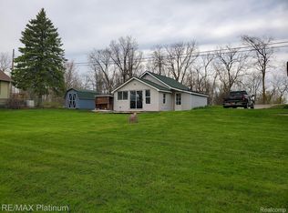 2139 Wiggins Rd, Fenton, MI 48430