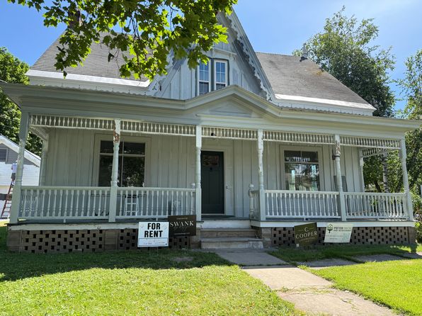 17 Maple Ave