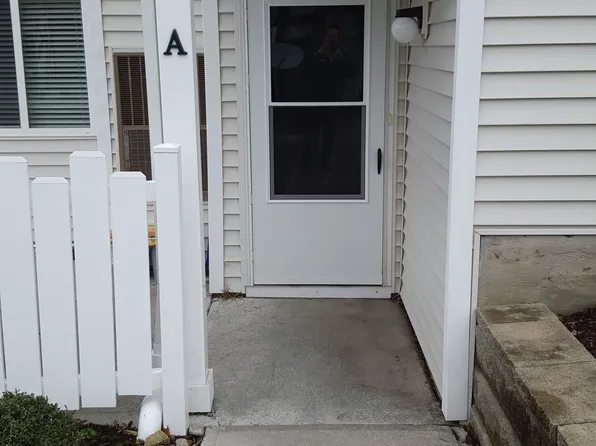 8970 Portage Pointe Dr APT A, Streetsboro, OH 44241