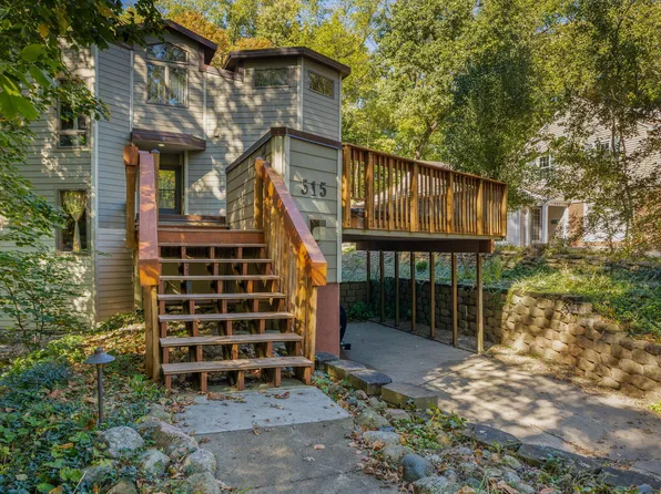 515 Forest Glen St, Ames, IA 50014