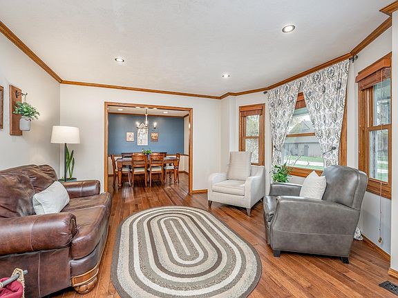 4th image of 8232 E Greenbriar Ct